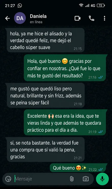 Captura de una conversación de WhatsApp: Daniela cuenta que quedó feliz con el alisado, que le dejó el cabello súper suave, liso pero natural, brillante, sin frizz y fácil de peinar