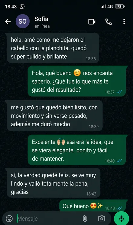 Captura de una conversación de WhatsApp: Sofía cuenta que le encantó cómo le dejaron el cabello con la planchita, súper pulido y brillante, lisito, con movimiento, sin verse pesado y que le duró mucho